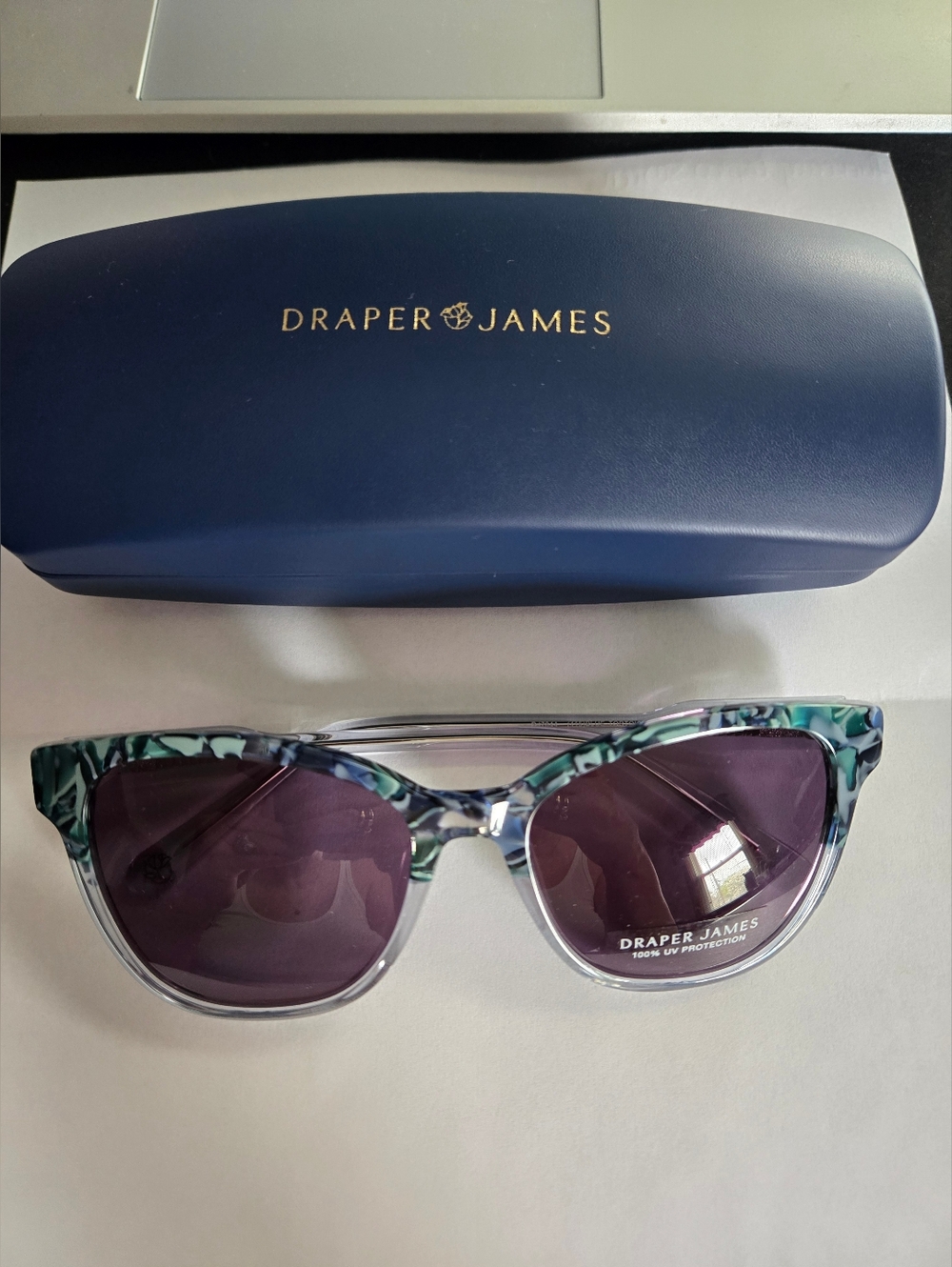Draper James Blue Tortoise Cat-Eye Sunglasses DJ7044: 55-17-140